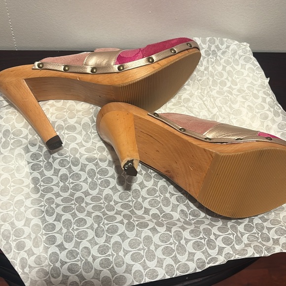 BN Coach Mules! Size 7. Fits best size 6-7. - Picture 3 of 5